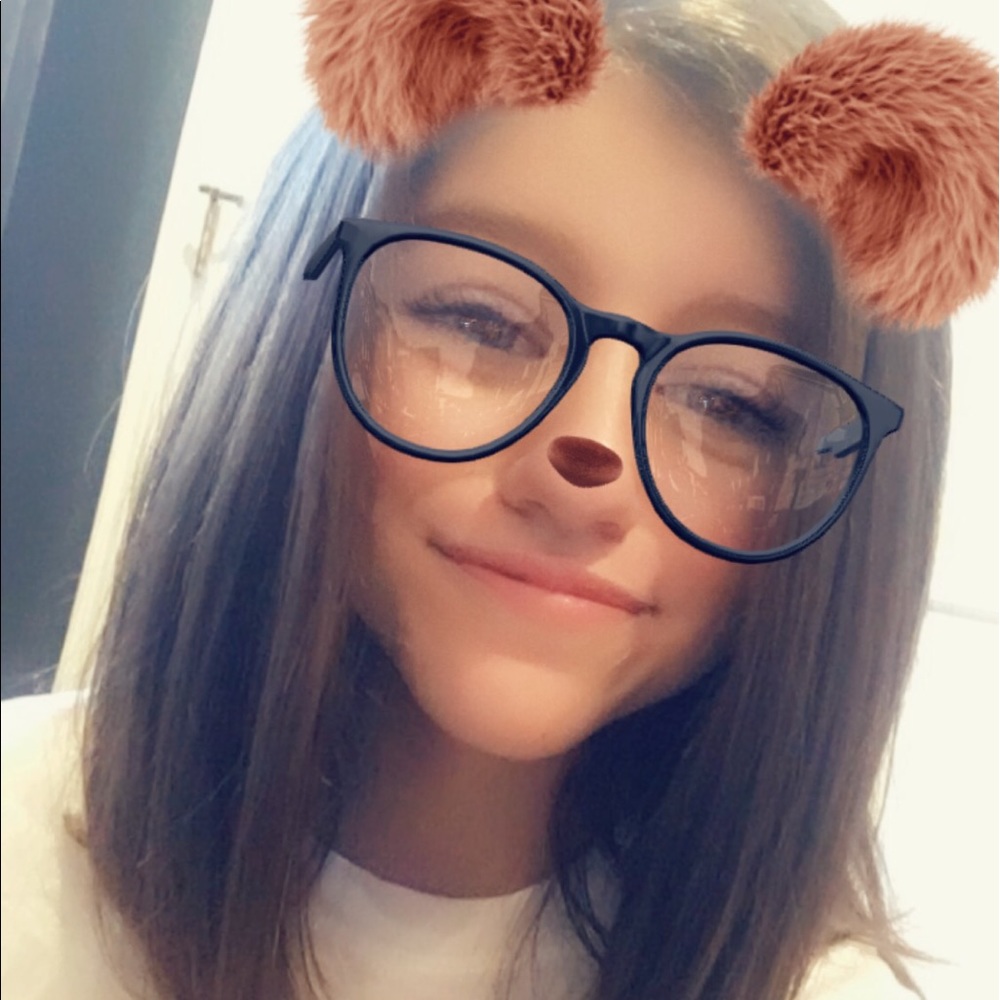 Meet your Posher, Elissa